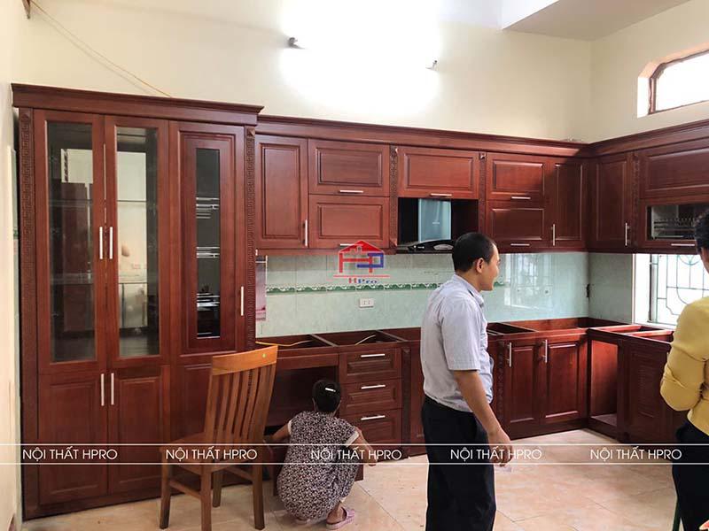 anh-thuc-te-thi-cong-lap-dat-tu-bep-go-xoan-dao-tbxd14-1