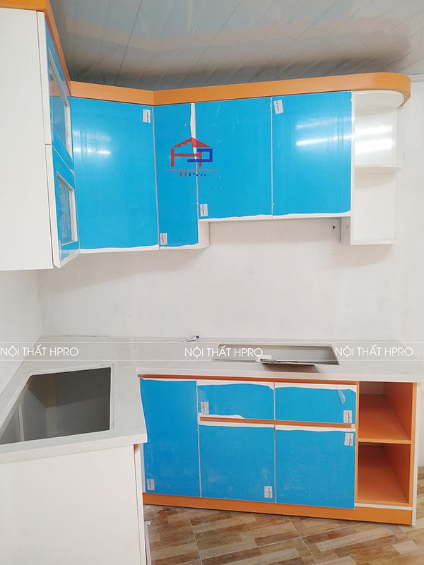 anh-thuc-te-tu-bep-acrylic-tbac143-dep-nha-chi-thuy-tay-tuu-1