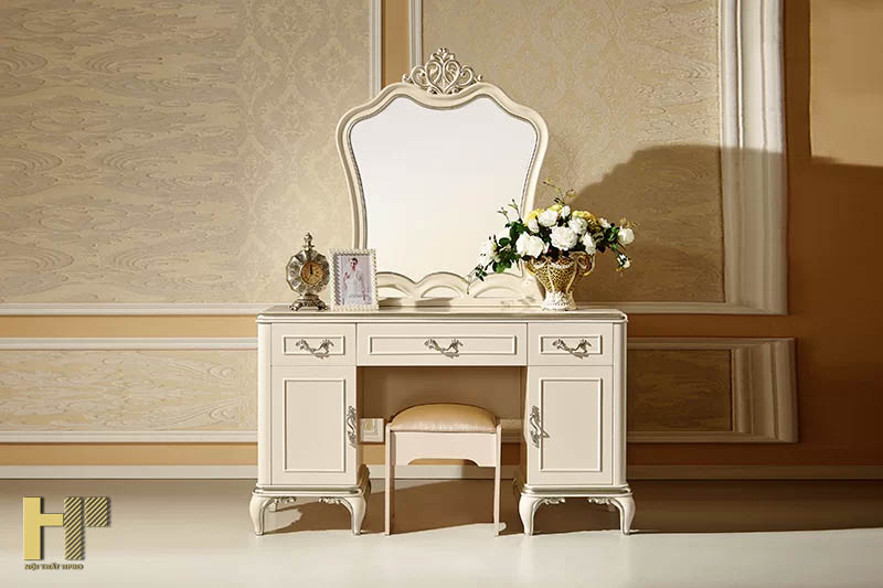 ban-trang-diem-tan-co-dien-1 ban-trang-diem-tan-co-dien-1