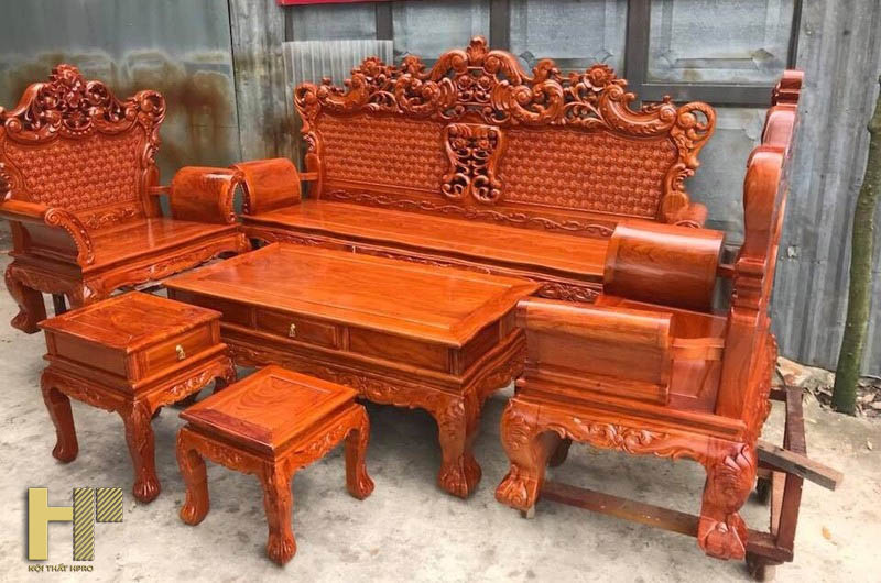 bo-ban-ghe-hoang-gia-go-huong-do-3 bo-ban-ghe-hoang-gia-go-huong-do-3