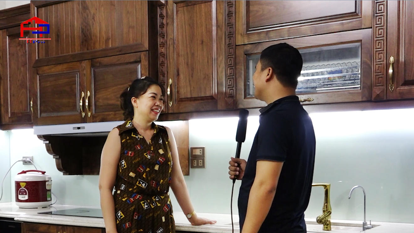 Chị Thúy - Yên Viên cực kì hài lòng với Tủ bếp gỗ óc chó cao cấp Hpro đã thi công
