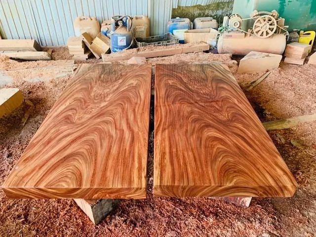 Độ bền vượt trội của gỗ gõ đỏ đến từ kết cấu thớ gỗ cực kỳ cứng chắc, đặc và nặng