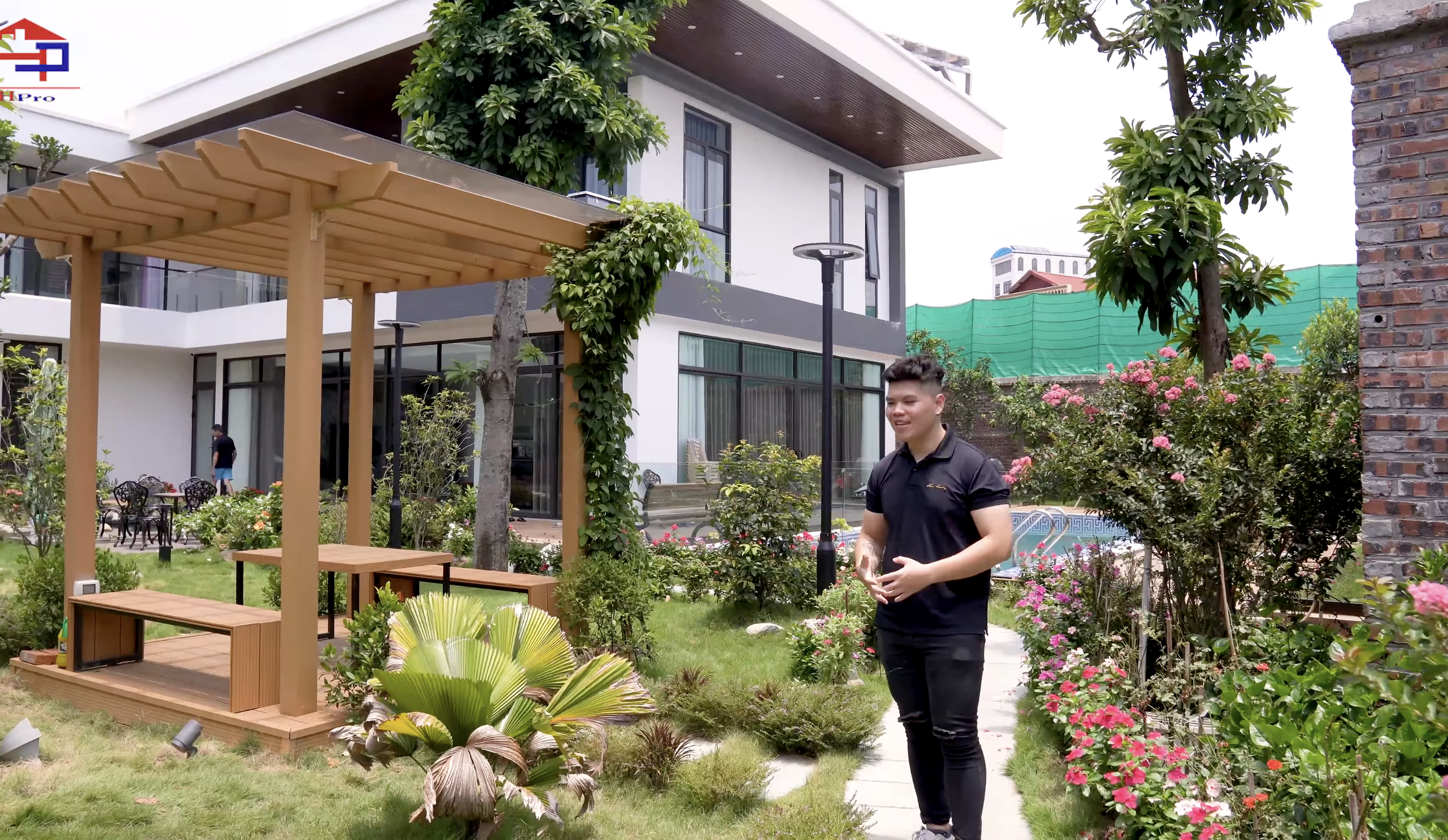Khám phá Căn bếp trong Biệt thự nhà vườn HPRO làm như thế nào