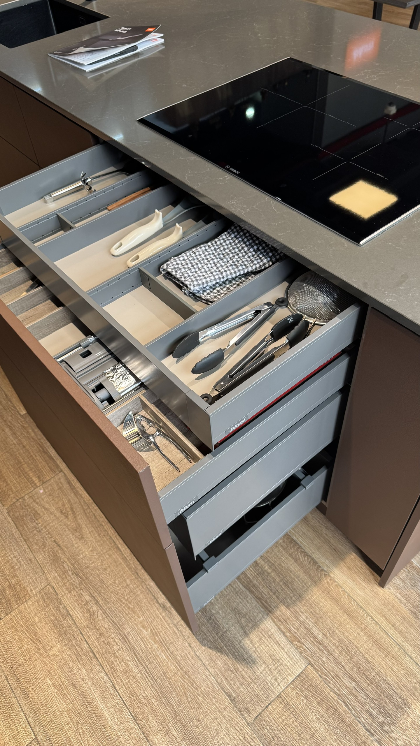 KHAY CHIA THÌA DĨA