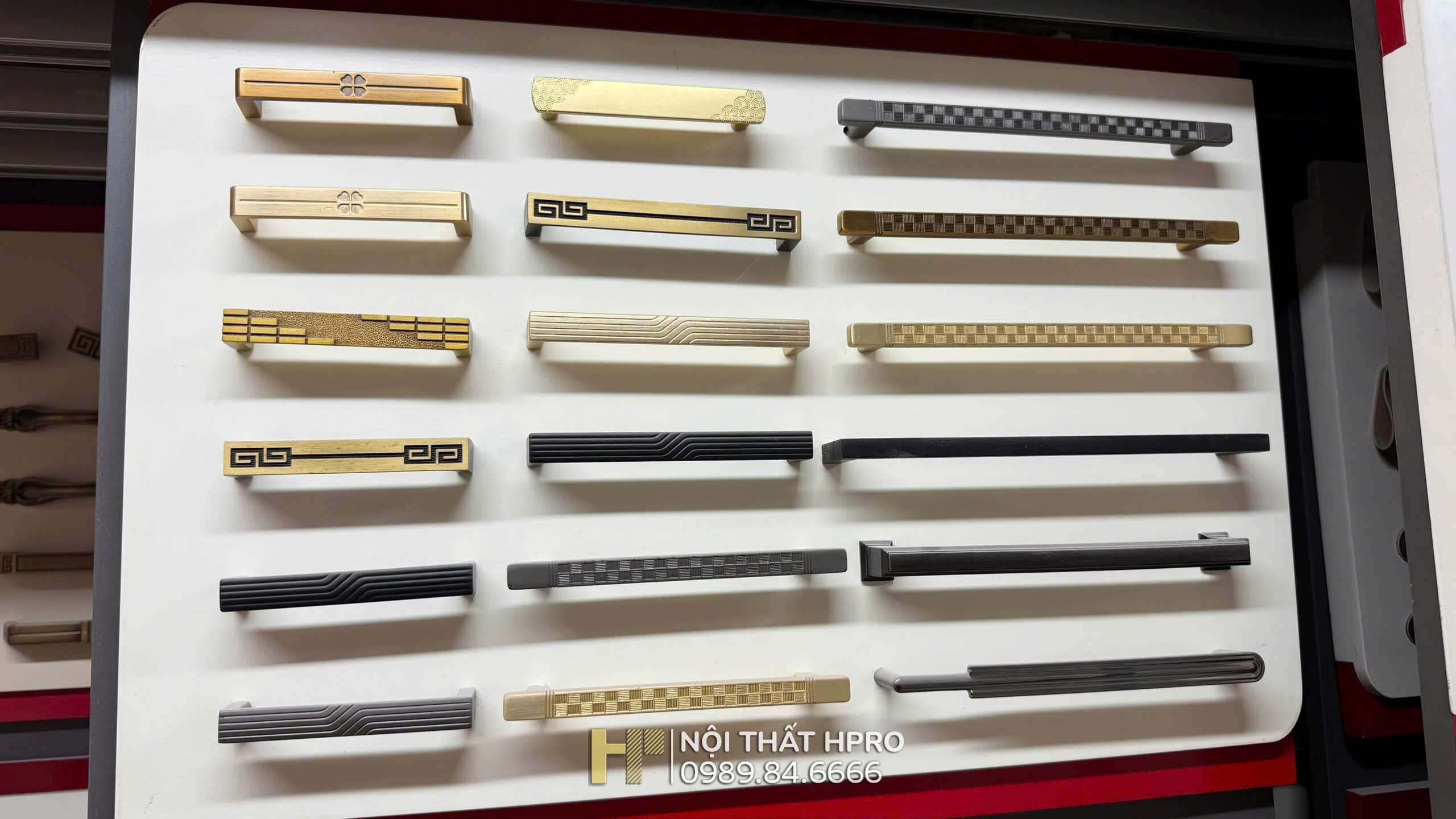 Các mẫu tay nắm ngang cổ điển