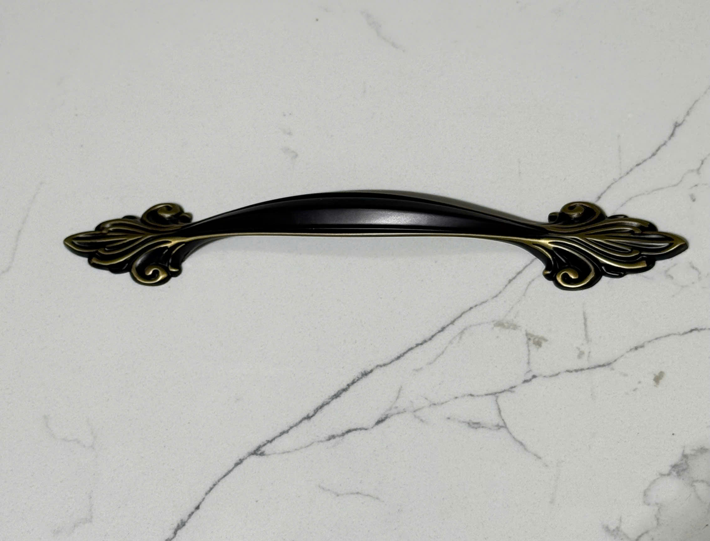 Tay nắm đồng đen cổ điển TND24