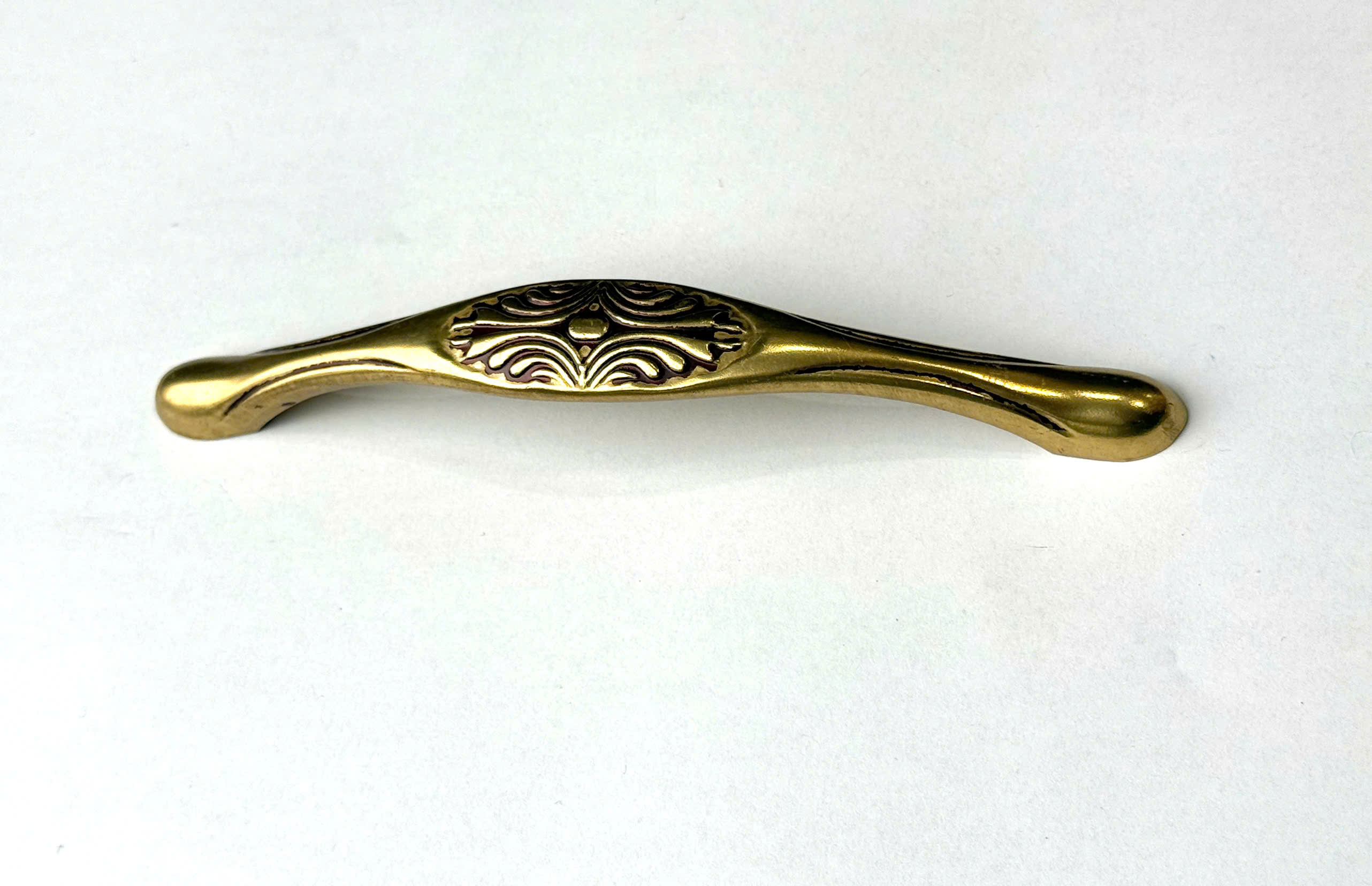 Tay nắm đồng cổ điển