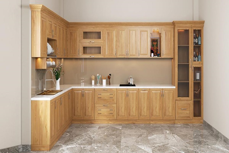 Kiểu cánh tủ bếp bằng gỗ tự nhiên giúp mang lại cảm giác ấm áp