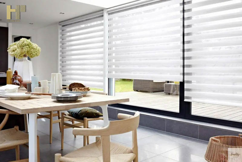 rem-cua-chinh-18 rem-cua-chinh-18