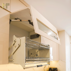 tay-nang-blum-thuy-luc