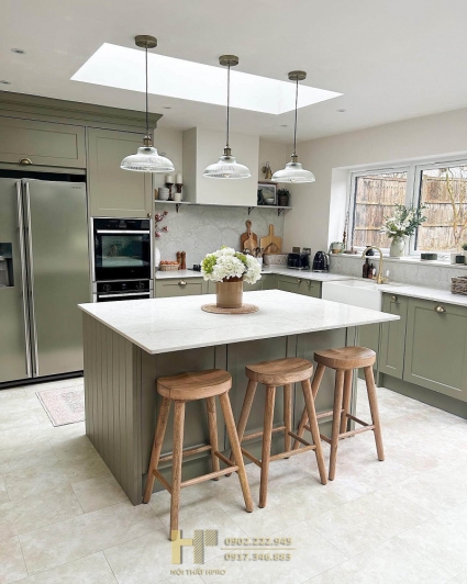 tu-bep-go-cong-nghiep-nha-anh-hiep