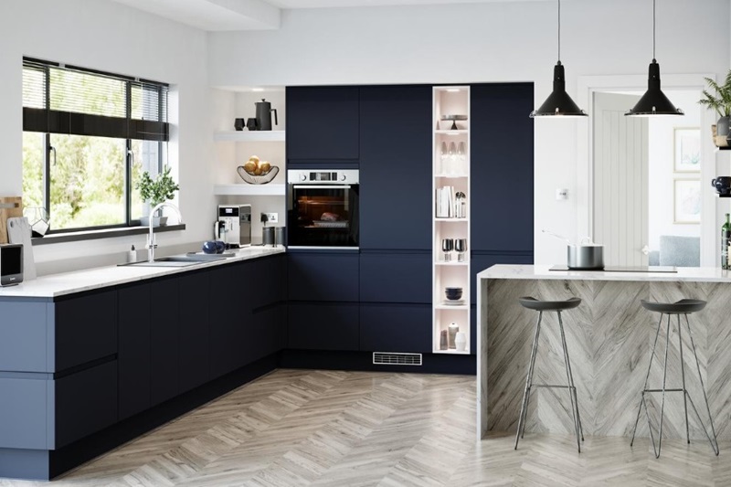 Mẫu tủ bếp Acrylic màu đen chữ L sang trọng