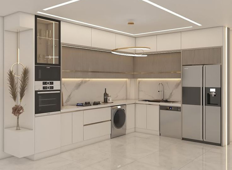 Mẫu 3: Tủ bếp chữ L acrylic trắng kết hợp tủ cao kịch trần