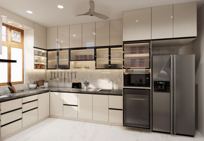 Mẫu 7: Tủ bếp trắng phối phụ kiện inox hiện đại