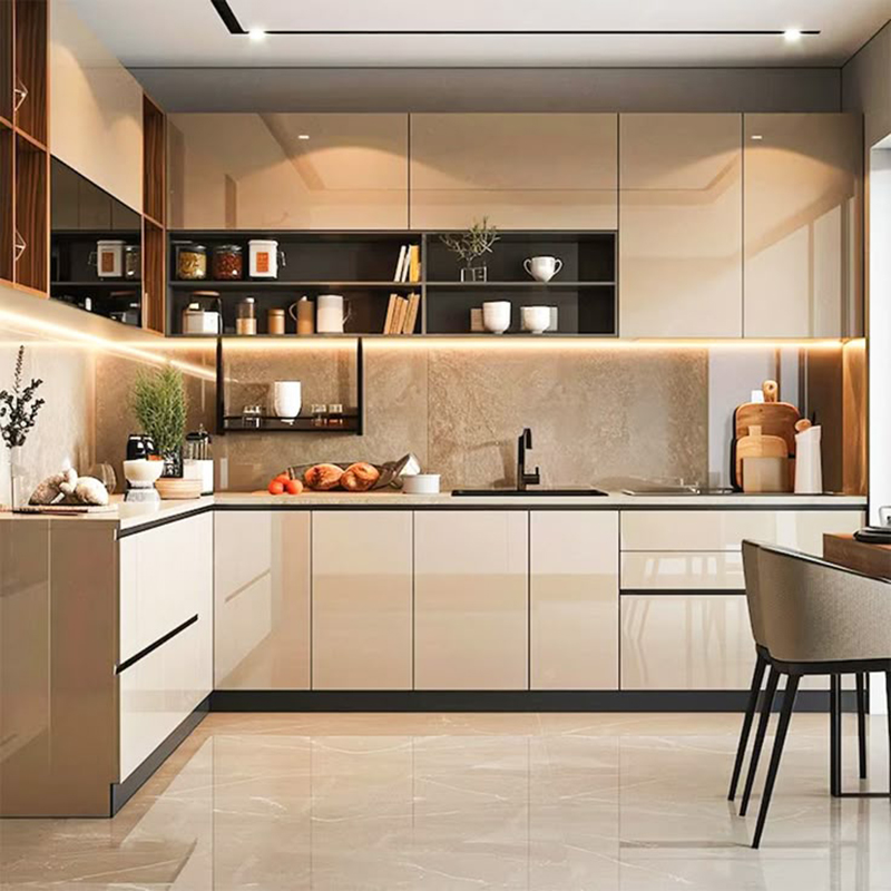 Mẫu 2: Kem – be bóng gương + ốp bếp sáng