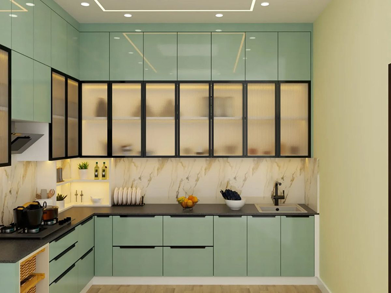 Mẫu 10: Tủ bếp thùng inox cánh kính màu pastel nhẹ nhàng