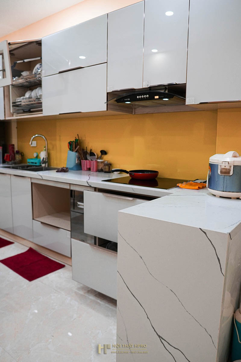 tu-bep-canh-kinh-anh-hung-lac-long-quan tu-bep-canh-kinh-anh-hung-lac-long-quan