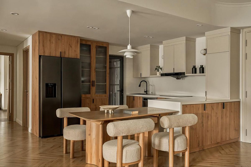 Mẫu 5: Cánh kính màu gỗ kết hợp quầy bar