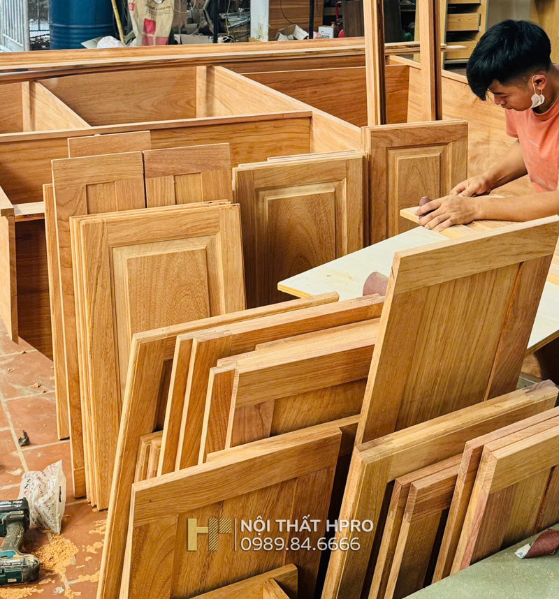 tủ bếp gỗ gõ đỏ Pachy