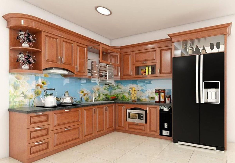 Mẫu 3: Tủ bếp gỗ gõ đỏ chữ L có tủ trên giảm bớt, xen kệ mở