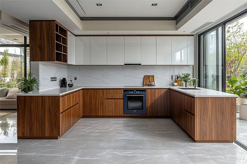 Mẫu 15: Chữ U “mặt bàn dài” – ưu tiên khu sơ chế