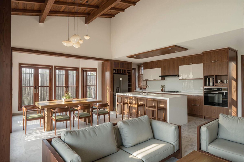 Mẫu 9: Chữ L có đảo bếp và đảo là tâm điểm