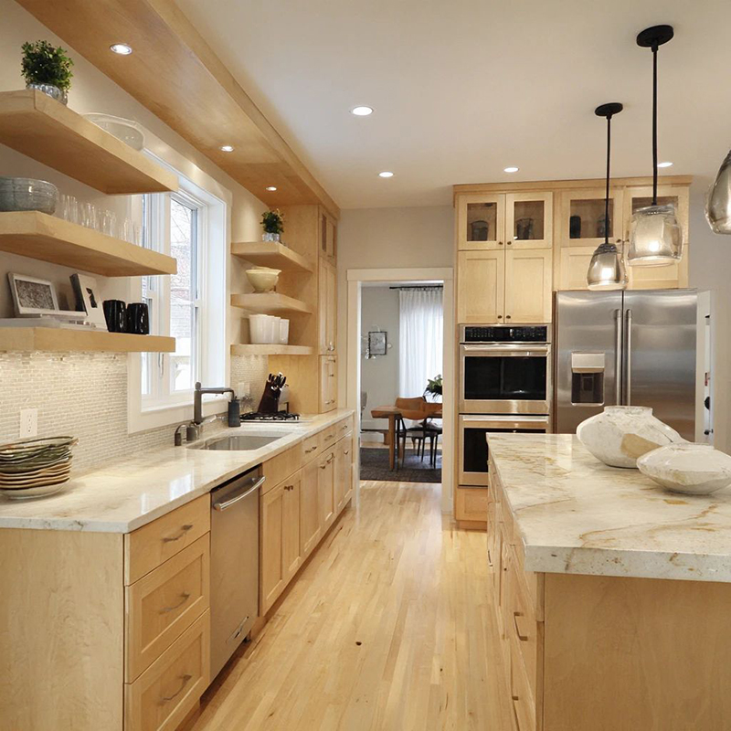 Mẫu 5: Tủ bếp gỗ sồi Mỹ chữ L + thiết bị âm tủ đồng bộ