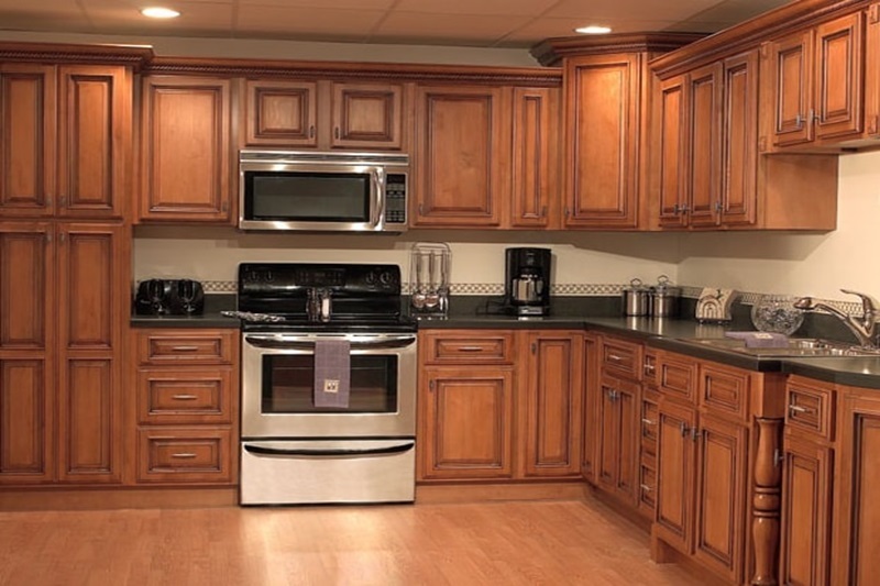 Tủ bếp gỗ sồi nga bền đẹp, giá cả phải chăng