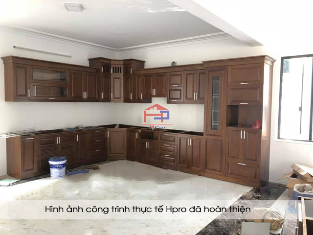 Mẫu tủ bếp gỗ sồi nga TBSN19 sơn màu óc chó nhà chị Tuyết - Phường ...