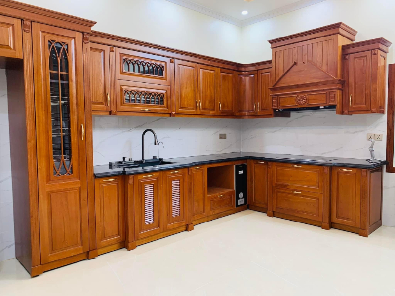 Tủ bếp gỗ tự nhiên bền chắc, đẳng cấp theo thời gian