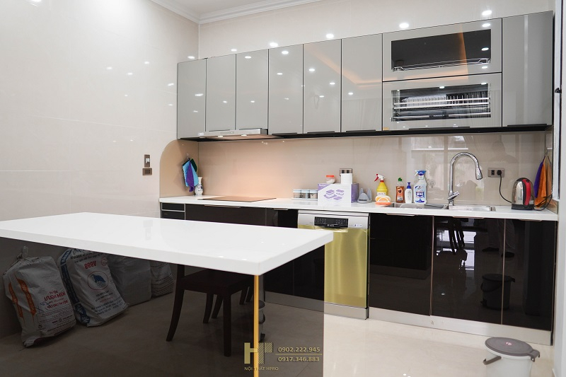 Tủ bếp inox và nhôm tấm bền bỉ, xu hướng mới