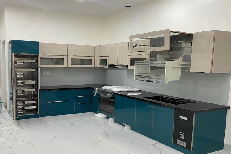 Mẫu tủ bếp giúp không gian thêm lãng mạn, ấm áp