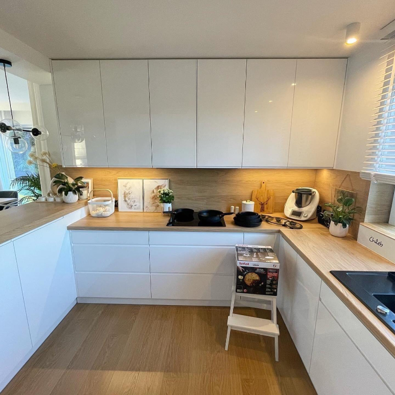 Không gian bếp Bắc Âu tối giản, sáng và tinh tế