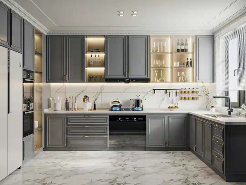 Mẫu 3: Tủ bếp chữ L màu xám ấm (greige) và mặt đá sáng