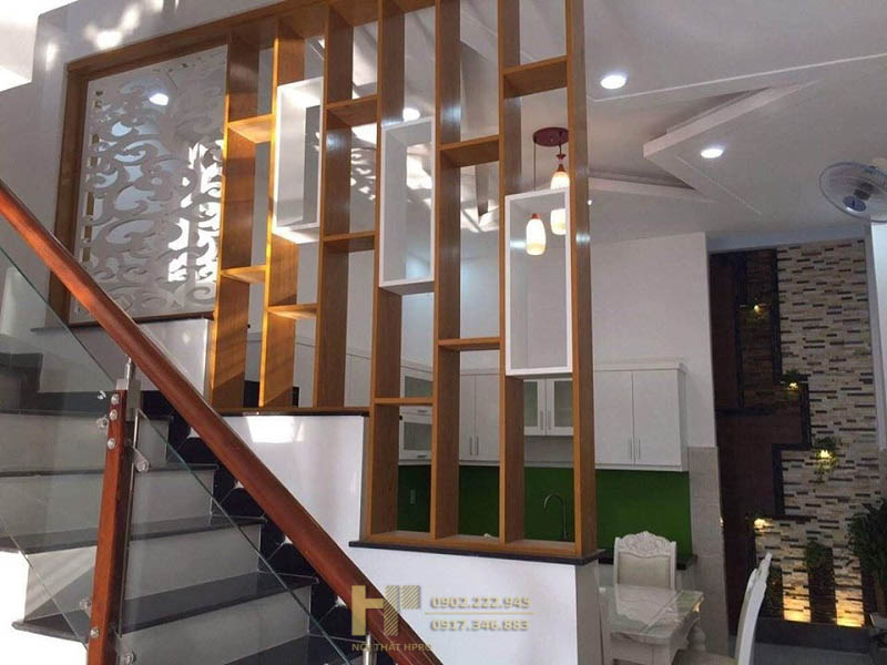 vach-ngan-cau-thang-tam-cap-8