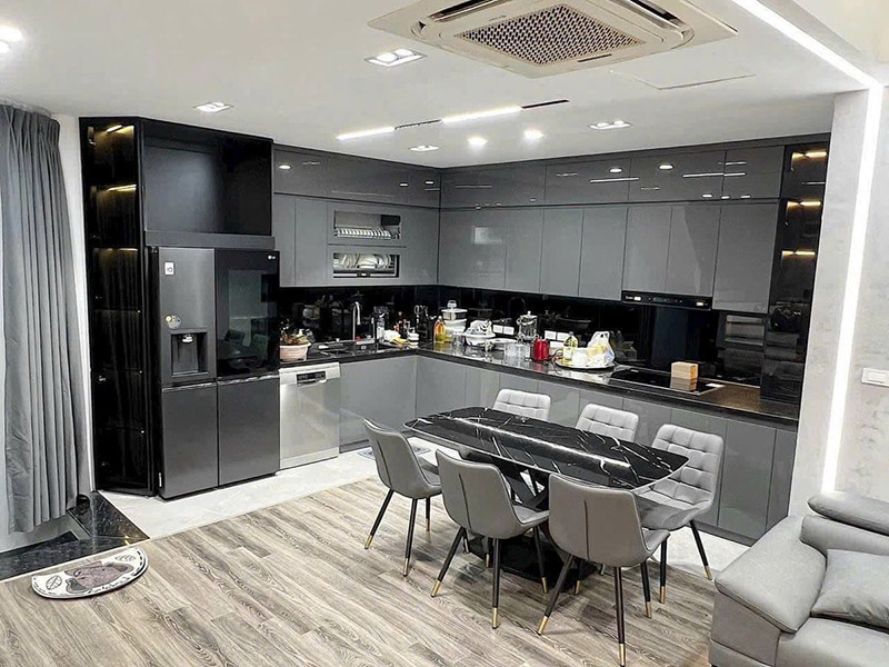 Tủ bế Acrylic tạo hiệu ứng ánh sáng cực chuẩn